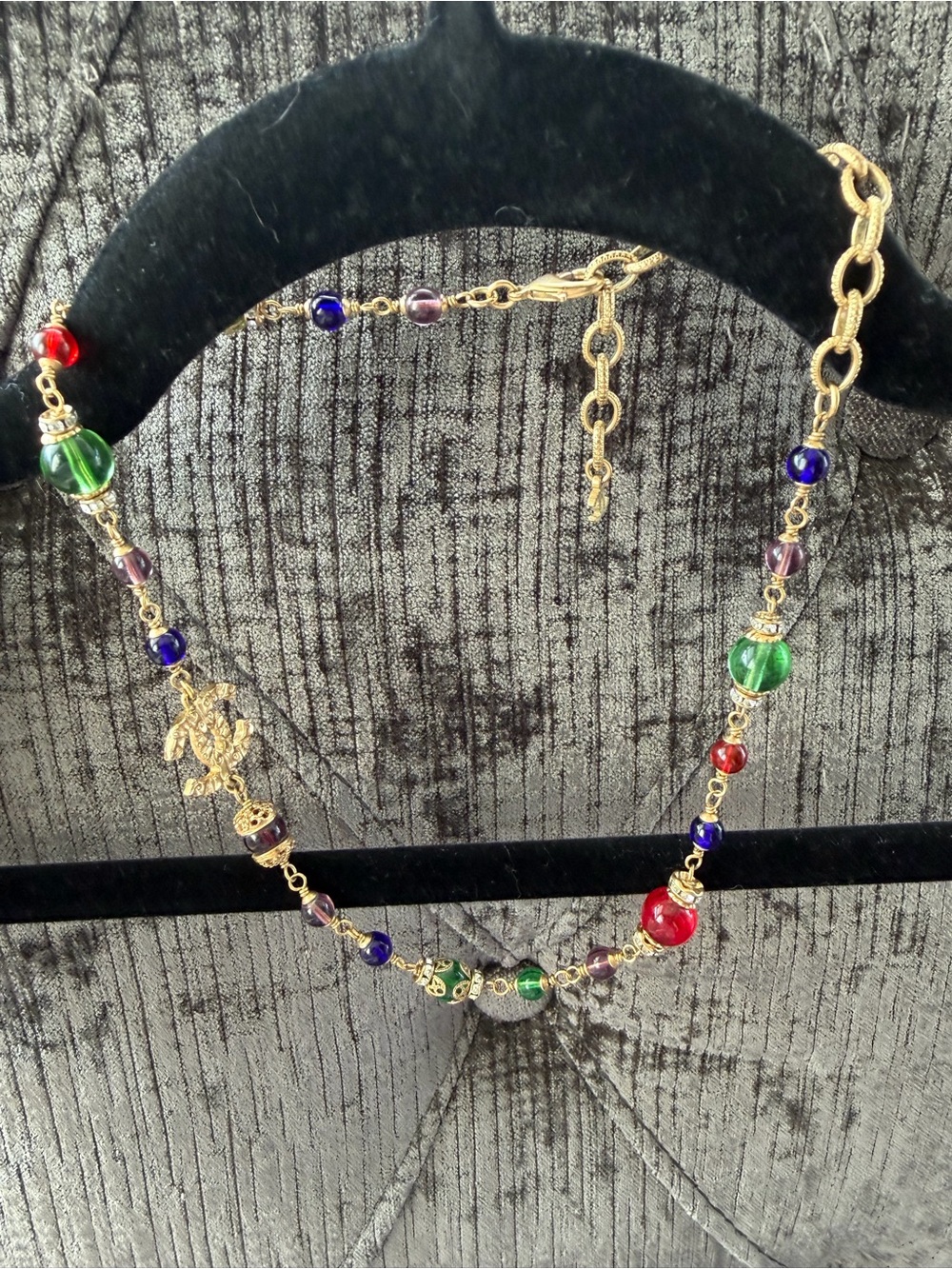 CHANEL Gold-Tone Multicolor Beaded Necklace with Interlocking CC Charm - Picture 9 of 11